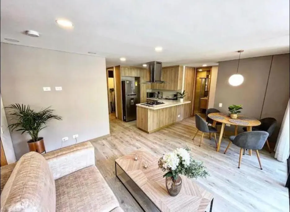 Remotecasa - El Poblado, 2 Bedrooms+Office Medellin 0*,  Colombia